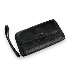 Tahari Wallet RFID Protection Women’s Zip Faux Leather Black‎ Wristlet Strap NWT